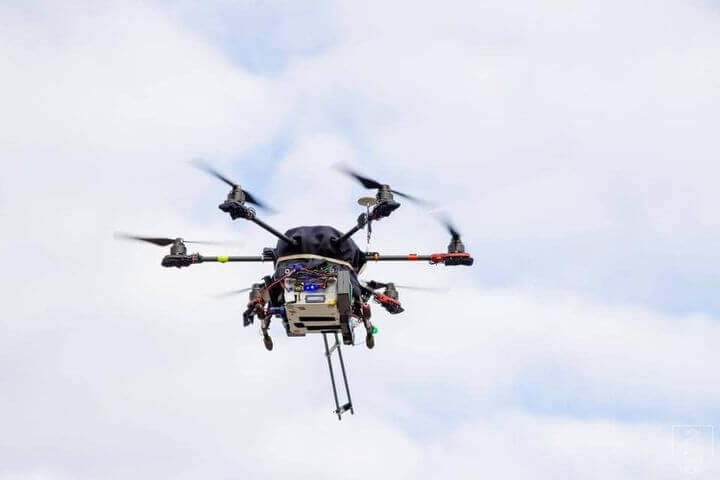 Dron w walce z zanieczyszczeniami powietrza❗️

Profesjonalny dron sprawdzał, czym