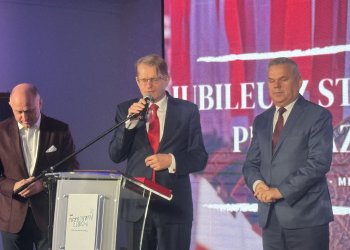 Z okazji Dnia Kobiet Starosta Łukowski Dariusz Szustek