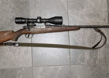 Pijany przekroczył prędkość. Jechał na polowanie.