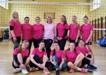 Reprezentacja dziewczyn z ZS nr.3 w Łukowie w siatkówce.