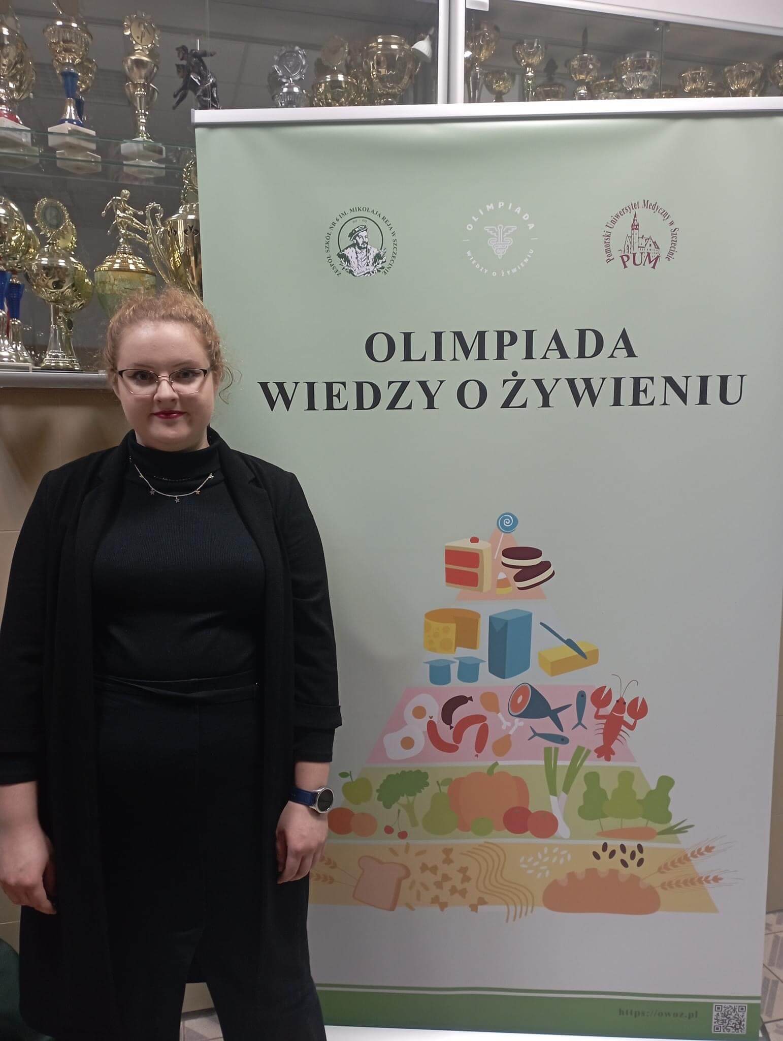 Julia Dolega z tytułem finalisty Olimpiady Wiedzy o Żywieniu. 