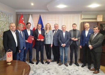 Umowa na przebudowę drogi powiatowej przez Wólkę Świątkową podpisana.