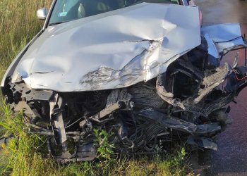 Wjechał wprost pod pociąg po czym odjechał innym autem…