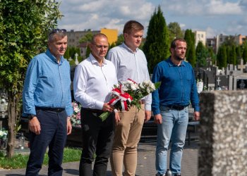 Przedstawiciele Miasta Łuków symbolicznie upamiętnili 84. rocznicę wybuchu II wojny światowej.