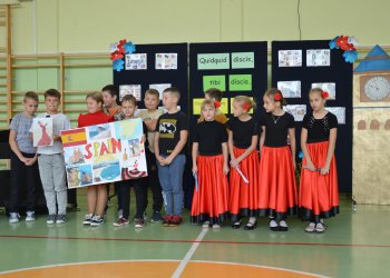 Dzień Języków Obcych w Szkole Podstawowej w Świdrach.