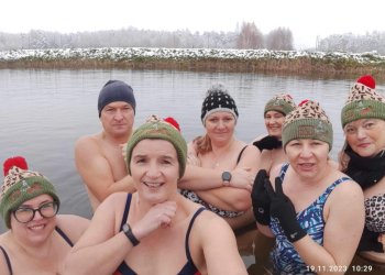 Morsy CZE ze Świdrów doczekali się morsowej aury.