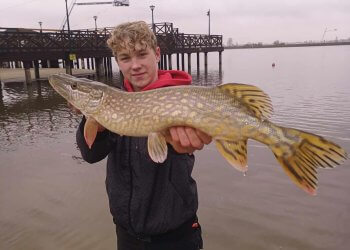 Zalew Zimna Woda z ogromnymi szczupakami!