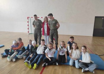 Dwóch Szymonów z Zespołu Szkół im. Wladyslawa Tatarkiewicza uczyło  pierwszej pomocy.