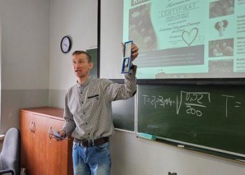 Spotkanie z przedstawicielem Fundacji Siedleckiego Hospicjum Domowego dla Dzieci w ZS nr 2 w Łukowie.