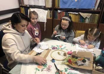 Ferie zimowe z Muzeum Regionalnym w Łukowie pt. ,,Babcine wyszywanki”.