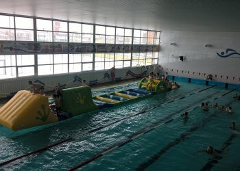 Wodny tor przeszkód podczas ferii z OSiR!