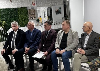 Propozycje programowe Przemysława Wereszczyńskiego. Pełnowymiarowe sztuczne boisko pod balonem, baseny kryte otwarte przez cały rok.