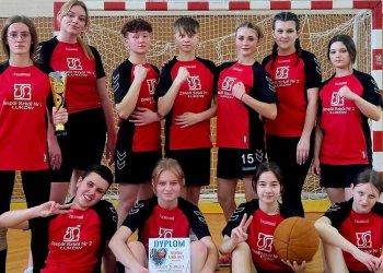 Koszykarki Zespołu Szkół nr. 2 Wicemistrzyniami Powiatu.