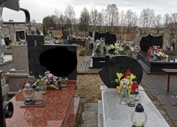 W Zarzeczu Łukowskim na cmentarzu okradane są nagrobki.