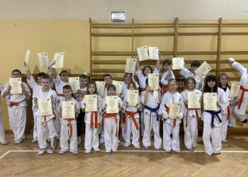 Uczniowie Głowackiego otrzymali japońskie certyfikaty.