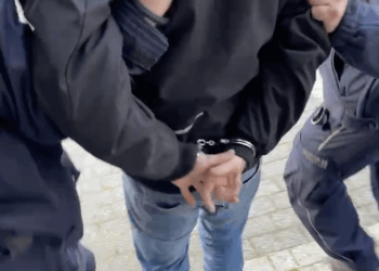 Łowcy Pedofili zatrzymali mężczyznę w Woli Okrzejskiej.