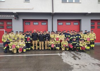 Zakończenie szkolenia podstawowego strażaka ratownika OSP. Fot. Komenda Powiatowa Straży Pożarnej w Łukowie.