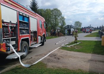 Uszkodzony gazociąg w Ławkach. Fot Komenda Państwowej Straży Pożarnej Łuków.