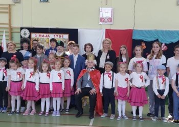 Akademia z okazji uchwalenia Konstytucji 3 Maja w ZS w Świdrach.