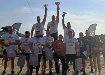 Patryk Stolarczyk na podium Ogólnopolskiego Turnieju Strongman.