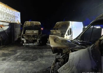 W Zalesiu spłonęły trzy busy.