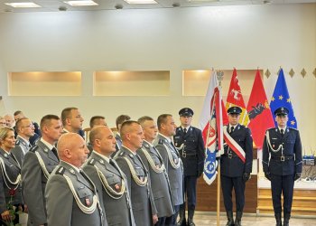 Powiatowe Święto Policji w Łukowie. Awansy i nagrody dla funkcjonariuszy policji.