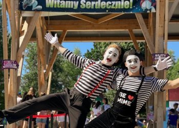 Festiwal Sztuki Iluzji w Mościskach na Farmie Iluzji.