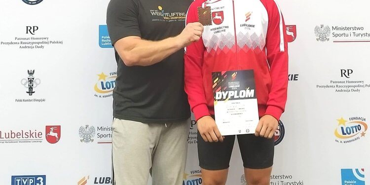 Sukces Olimpijczyka Łuków: Andżelika i Błażej mistrzami Polski, Julia i Piotr na podium!