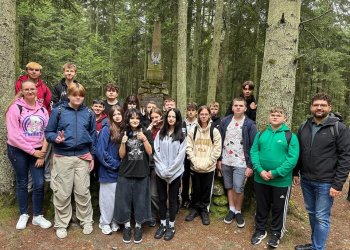 Klasy pierwsze z Rolnika w Łukowie wyruszyli na szlak Rajdu Niepodległości.