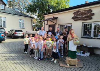 Plener rzeźbiarski w Muzeum Regionalnym w Łukowie.