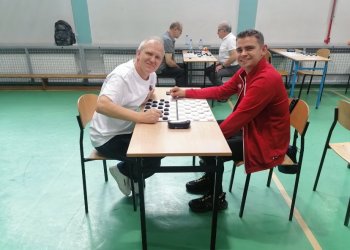 Piotr Kisiel został mistrzem Polski w warcaby 100 polowe.