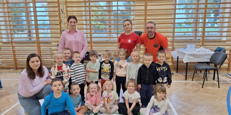 Mały ratownik – nauka pierwszej pomocy w Dębowicy.