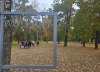 Uczniowie ZS nr 2 pamiętają o Żołnierzach na Cmentarzu Wojennym w Łukowie.