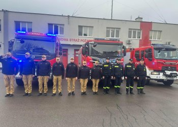 Strażacy z Łukowa oddali hołd tragicznie zmarłemu policjantowi.