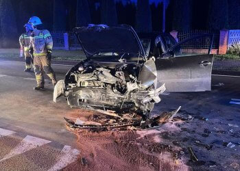 W Dębowicy doszło do zderzenie dwóch samochodów. Policja wyznaczyła objazd.