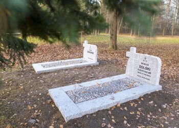 Odnowione nagrobki na Cmentarzu Wojennym w Łukowie.