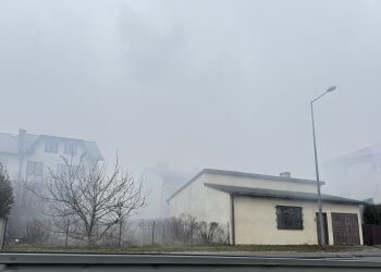 Pożar sadzy w kominie. Obwodnica w dymie.