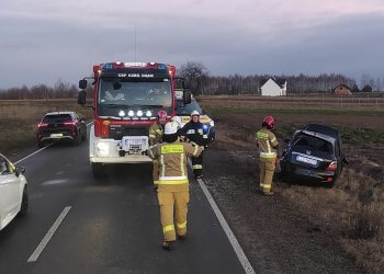 Wypadek drogowy między Dąbiem a Wólką Zastawską.