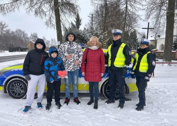 Walentynkowa akcja uczniów SP w Mysłowie i policjantów.