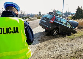 Nietrzeźwy kierowca i pasażer z narkotykami. foto: asp. szt. Adam Zborowski