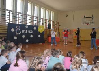 Koncert Życzeń z okazji Dnia Kobiet w ZS w Staninie.