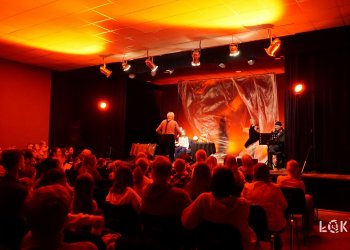 Niedziela z teatrem w Łukowie: „Muzyka o Małym Księciu” zachwyciła publiczność.