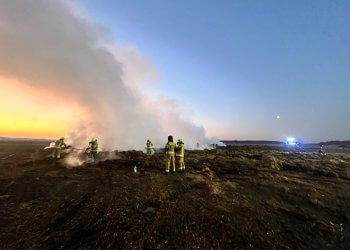 Całą noc trwała walka z pożarem w Wesołówce.