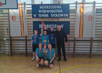 Podwójny Triumf Huty Dąbrowy.Złoto i Awans do Mistrzostw Polski w Tenisie Stołowym.