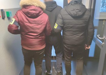 Policja zatrzymała złodziei dokonujących kradzieży na stacjach paliw i w sklepach spożywczych