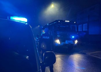 Policjanci uratowali mieszkańców przed pożarem – szybka reakcja zapobiegła tragedii