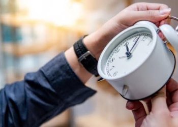 Zmiana czasu na letni już w ten weekend. Śpimy krócej!