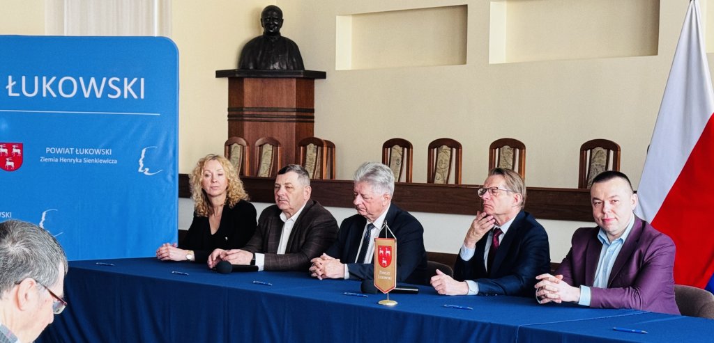 Powiat Łukowski wspiera kulturę, sport i turystykę – podpisano umowy z organizacjami pozarządowymi