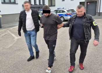 28-latek tymczasowo aresztowany za rozbój z użyciem noża do którego doszło w Wojcieszkowie. Fot. Policja Łuków