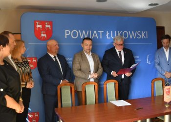 Przebudowa drogi Kopina – Niedźwiadka. Umowa podpisana. Zakres inwestycji za ponad 1,3 mln zł